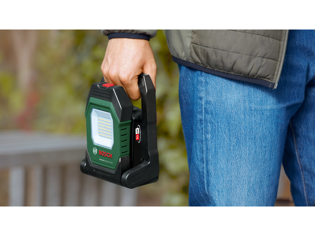 Akumulatorska delovna LED svetilka Bosch UniversalWorkLight 18V-2100 v kartonu, 2100lm, 0.5kg, 06039A1300